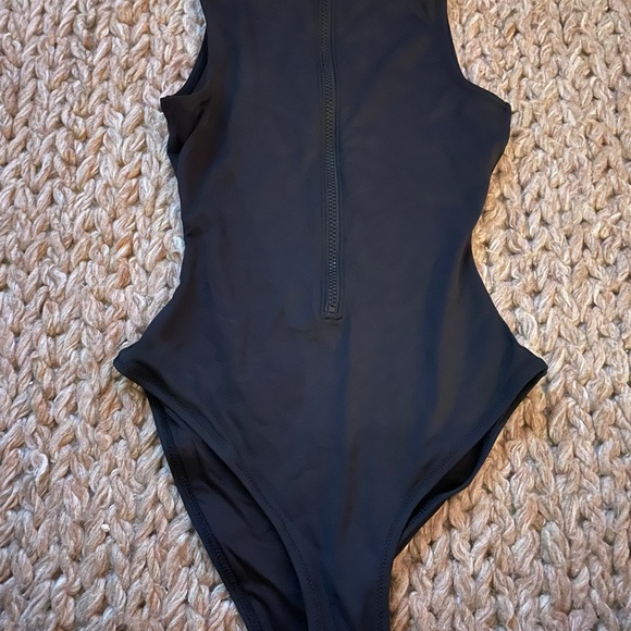 Skims Black Zip Front Bodysuit/ swim - Picture 3 of 3